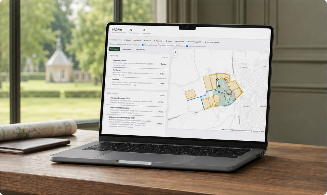 Kaart en percelen van een landgoed bij De Nieuwe Rentmeesters, getoond op een laptop